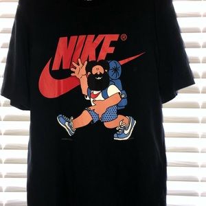 Black Nike T